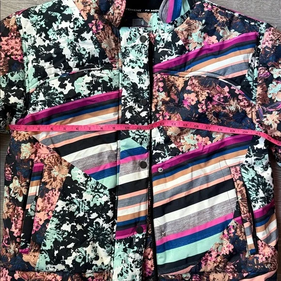 NEW FP Movement Women's Bunny Slope Oversized Printed Puffer Jacket Small - Picture 12 of 13